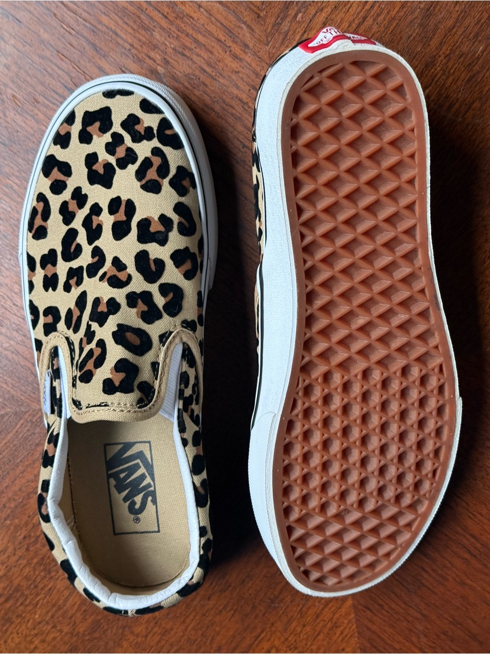 Vans Classic Slip-On Leopard Animal Print Shoes NWOT Unisex Men 6.5 / Women 8 - Picture 1 of 5